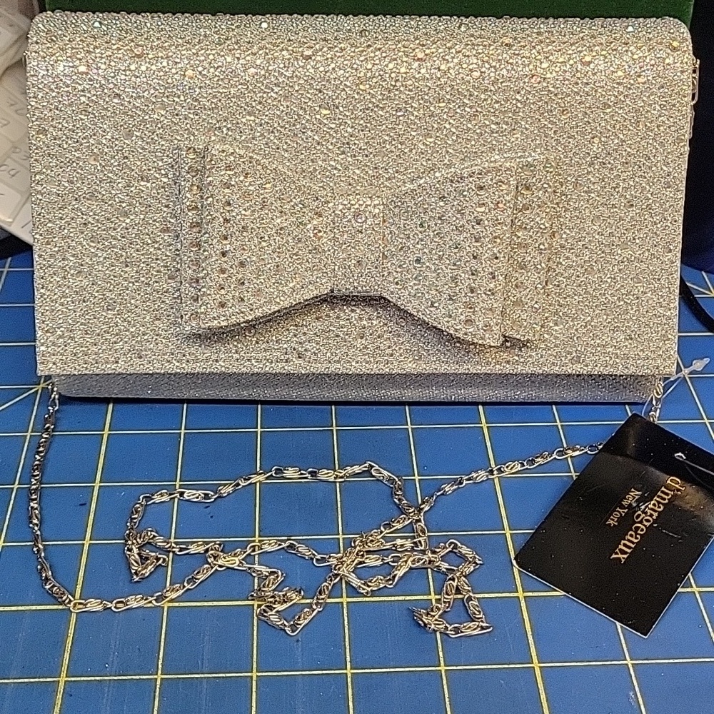 Elegant Silver Evening Clutch Bow Accent  8x5x2 w Shoulder Chain